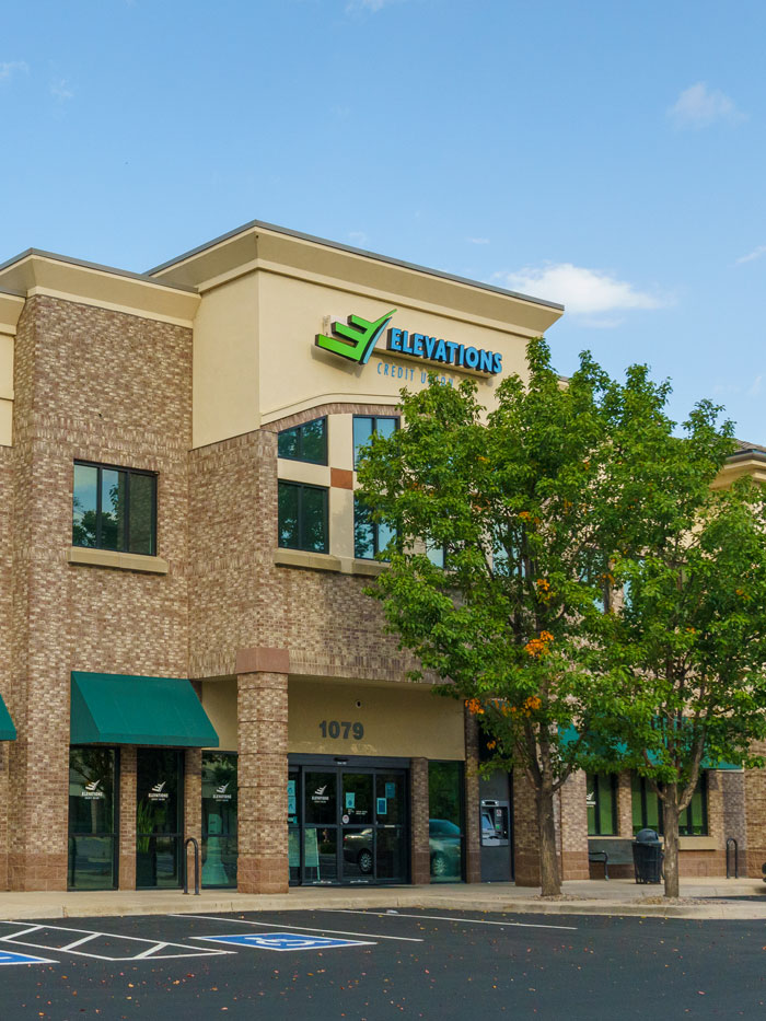Sucursal de Elevations Credit Union en Longmont al pasar el ratón.